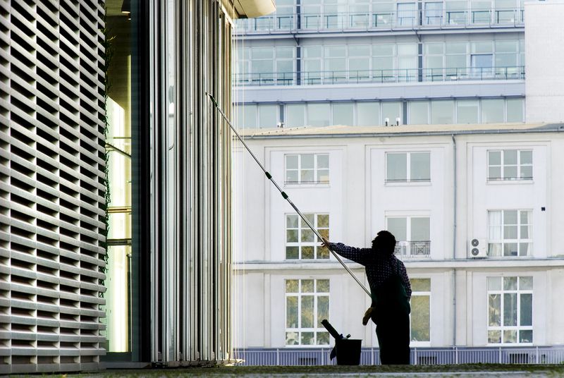 Reinigung für Büro und Arbeitsflächen